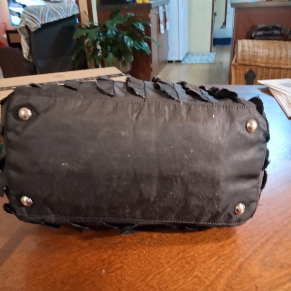 Elegant Prada Black Ruffled Women's Bag - Picture 6 of 15